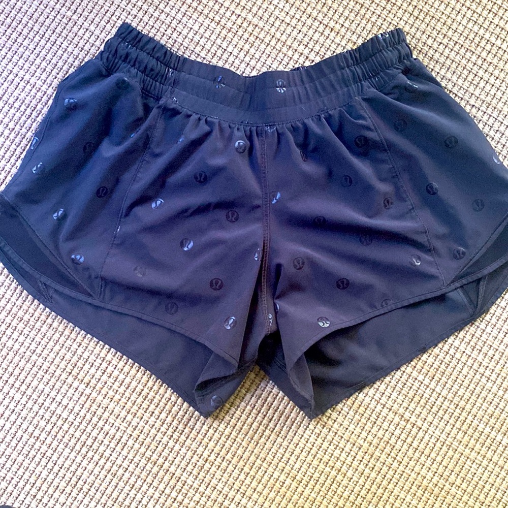 Lululemon Hottie shorts polka dot logo black 8 tall medium